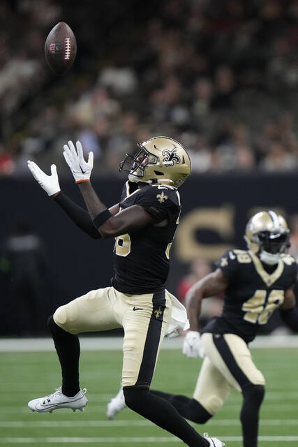 Derek Carr throws a TD pass in his Saints debut, a 26-24 preseason win over  the Chiefs