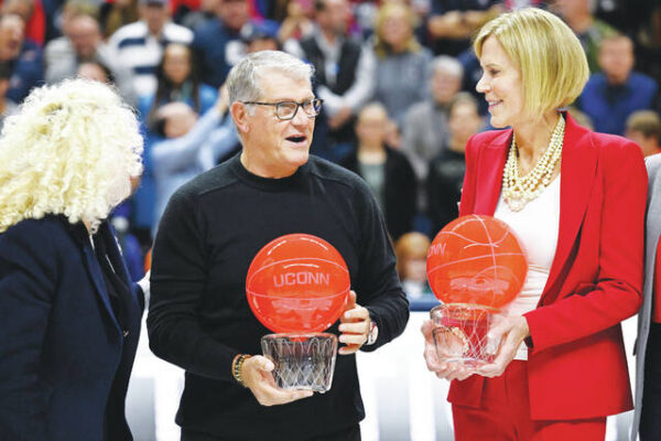 UConn Coach Geno Auriemma Breaks All-time Wins Record, Getting 1,217th ...